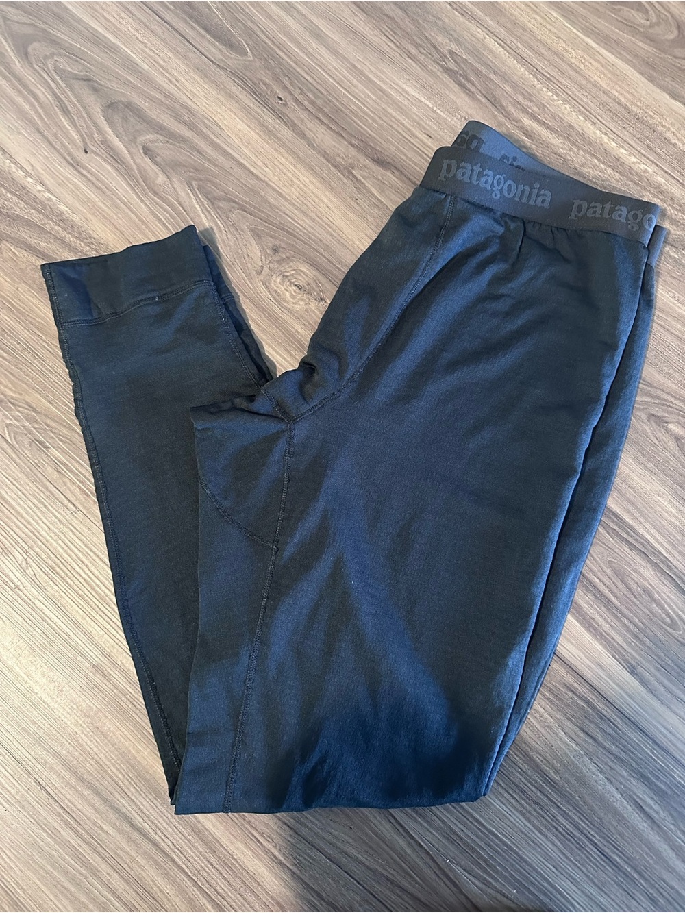 Patagonia Men’s Capilene Black thermal weight leggings